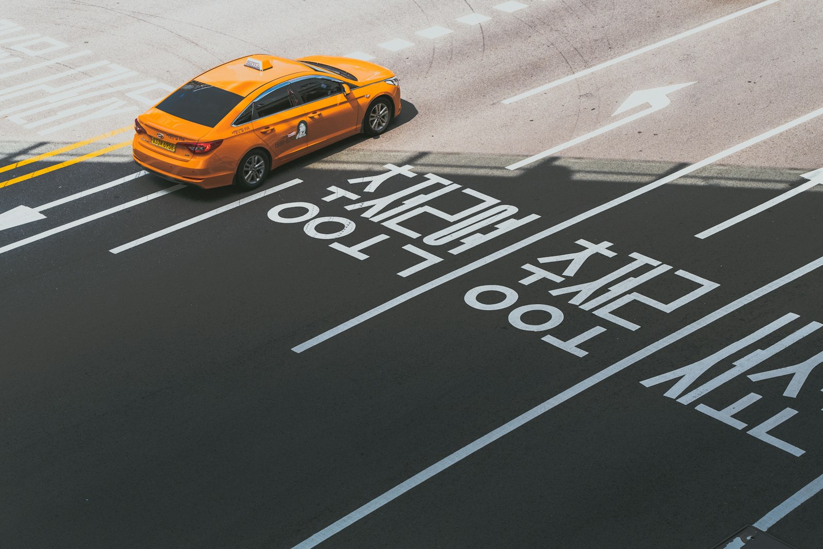 Robotaxi zonder stuur rijdt nu echt: wat de Cybercab betekent voor Europa