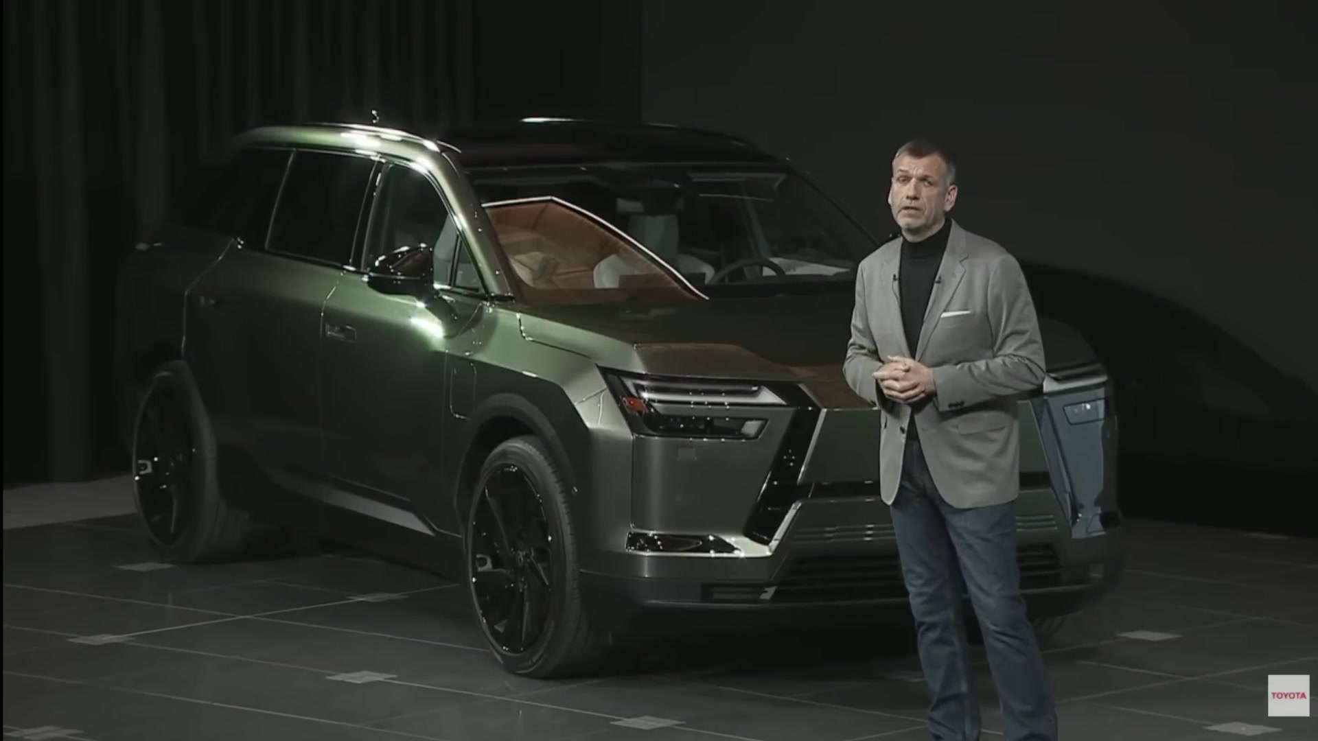 Eerste elektrische SUV met drie zitrijen van Lexus: prijzen voor Europa bekend